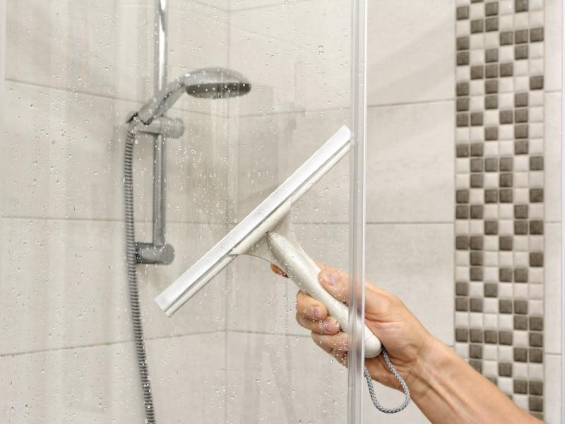 5 порад як почистити душову кабіну